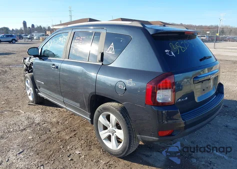 2016 Jeep Compass Latitude z USA, uszkodzony, nr VIN 1C4NJDEB0GD587341